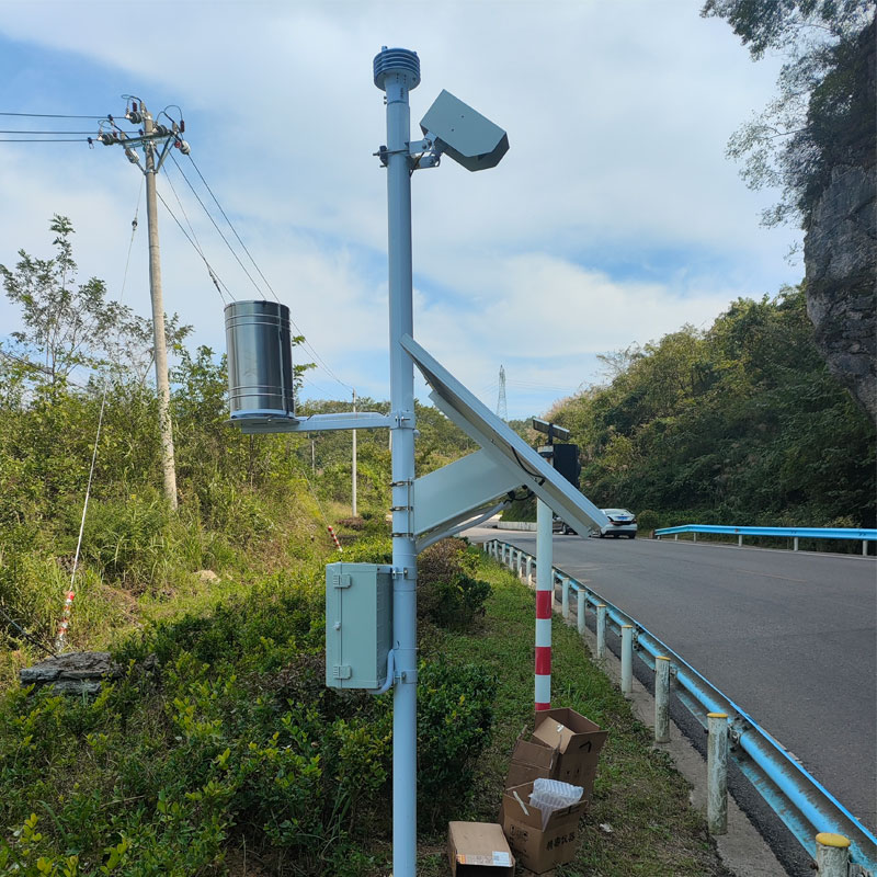從被動(dòng)除雪到智能預(yù)警：路面狀況檢測(cè)儀